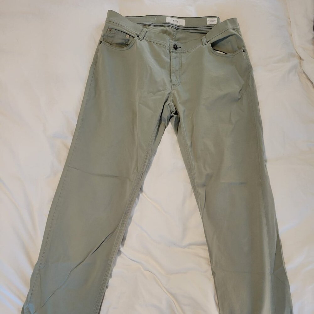 Brax 38x34 flat front chinos